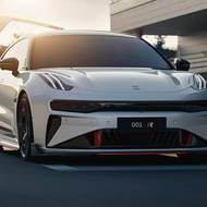 Zeekr 001 FR a Kimi Räikkönen.