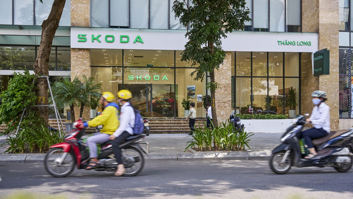 Škoda dobývá nové zahraniční trhy. Čekají ji specifičtí zákazníci, kvůli kterým si prodejci musejí pořídit masážní křesla