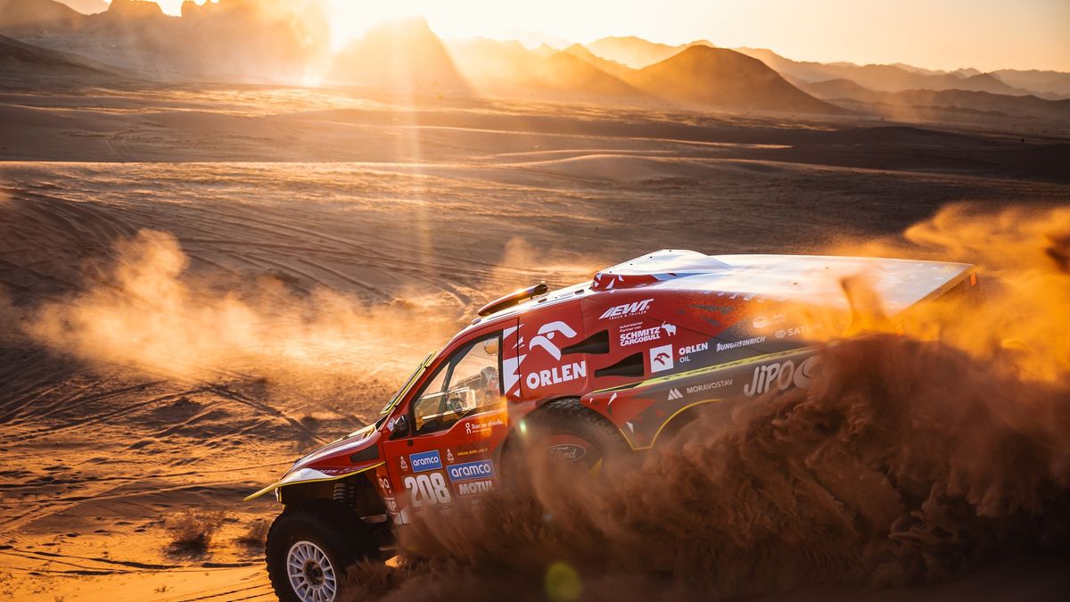 Martin Prokop mě svezl v novém dakarském speciálu, nový motor funguje famózně! Zkuste ale tipnout maximální rychlost…