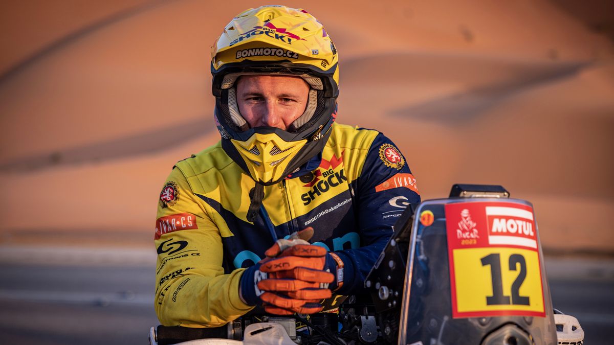 Naše největší motocyklová naděje pro Dakar - Martin Michek: Na 900 kilometrů mám jednu tyčinku, spánek je masakr