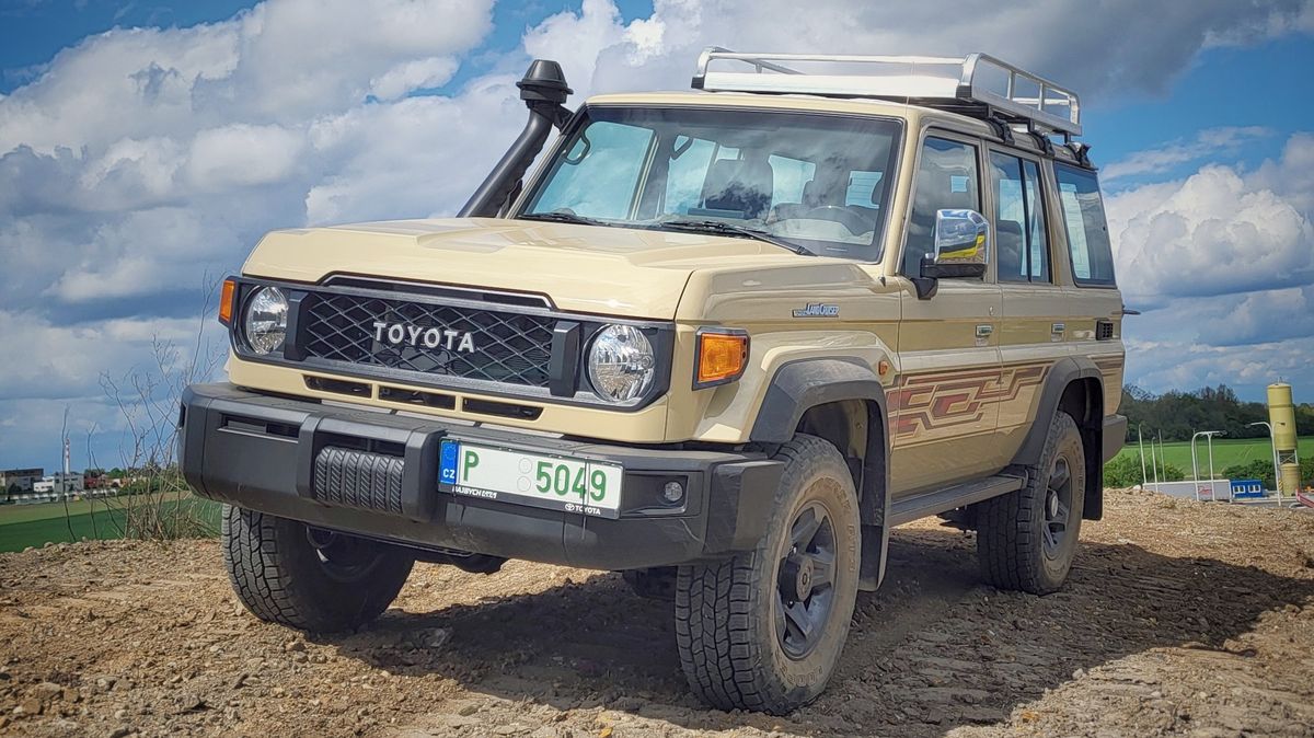 Nezastavitelný off-road Land Cruiser 70 prošel mírnou modernizací, která jeho duši dobrodruha nijak nezměnila