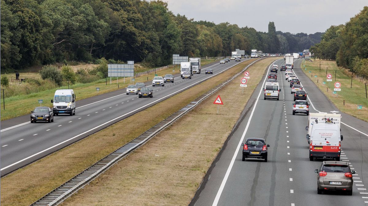 V Nizozemsku zkusili snížit dálniční limit na 100 km/h, kvůli emisím i bezpečnosti. Neklaplo ani jedno, vrací se tak ke 130 km/h
