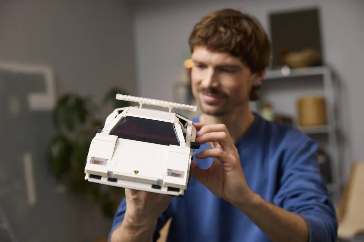 LEGO Icons Lamborghini Countach 5000 QV.