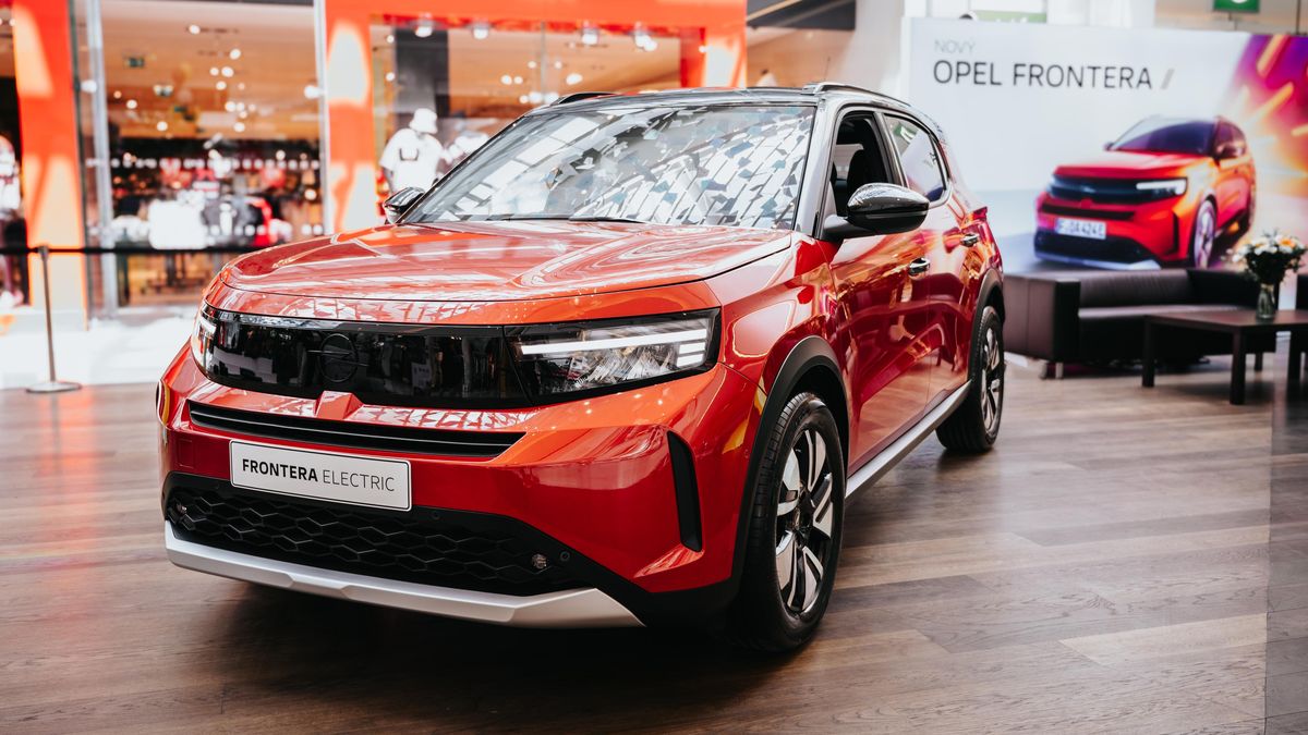 Opel tahá eso z rukávu: Velký kufr, sedm míst a úsporné motory za rozumné prachy, nová Frontera by mohla být hit