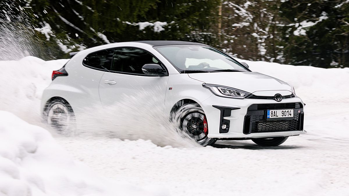 V Česku asi brzy koupíte tříválec s výkonem přes 300 koní. Toyota svou už tak unikátní zábavnou mašinu hodlá ještě vylepšit
