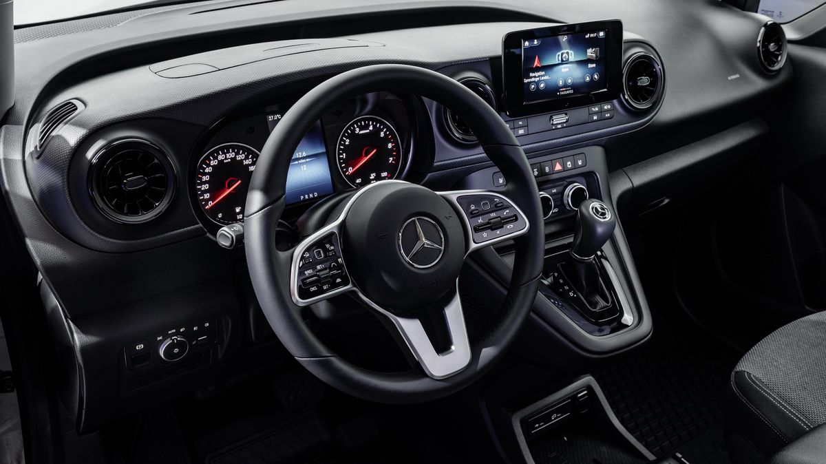 Mercedes zařízl dva modely, ale mrzet vás to asi nebude. Dost možná ani nevíte, že existují
