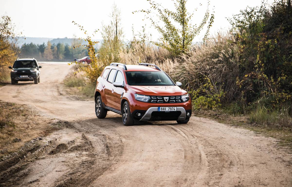 Lada Niva Travel vs. Dacia Duster 4x4