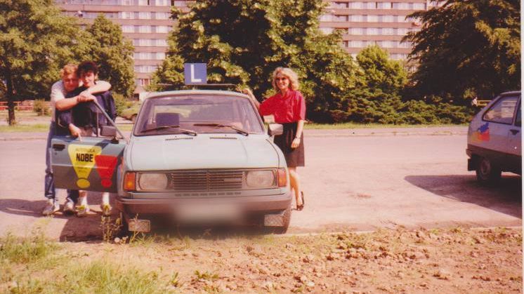 Retrotest z autoškoly: Pamatujete si dřívější silniční pravidla? Zkuste si čerstvé porevoluční otázky!