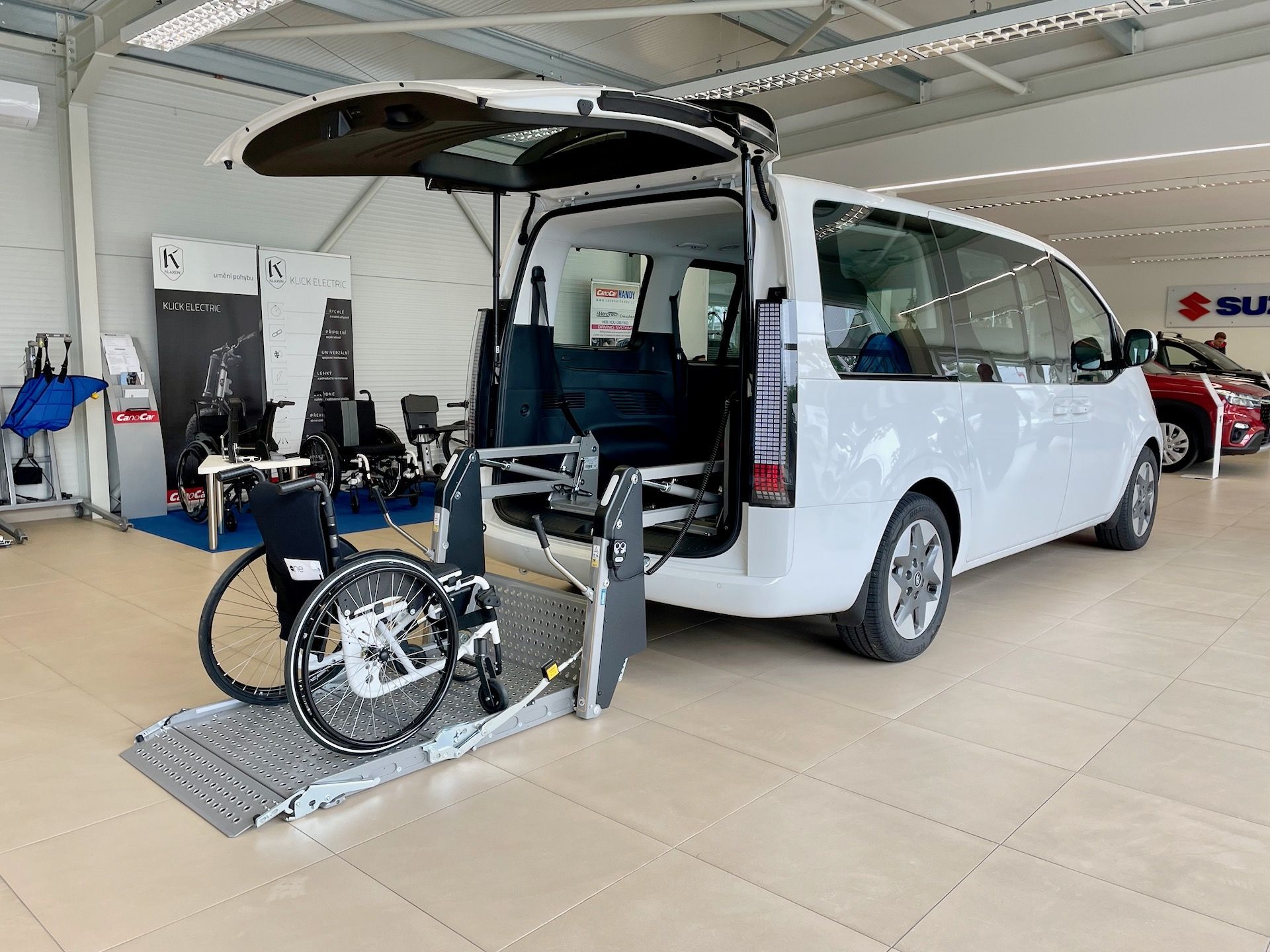 Hyundai Staria s rampou pro vozíčkáře