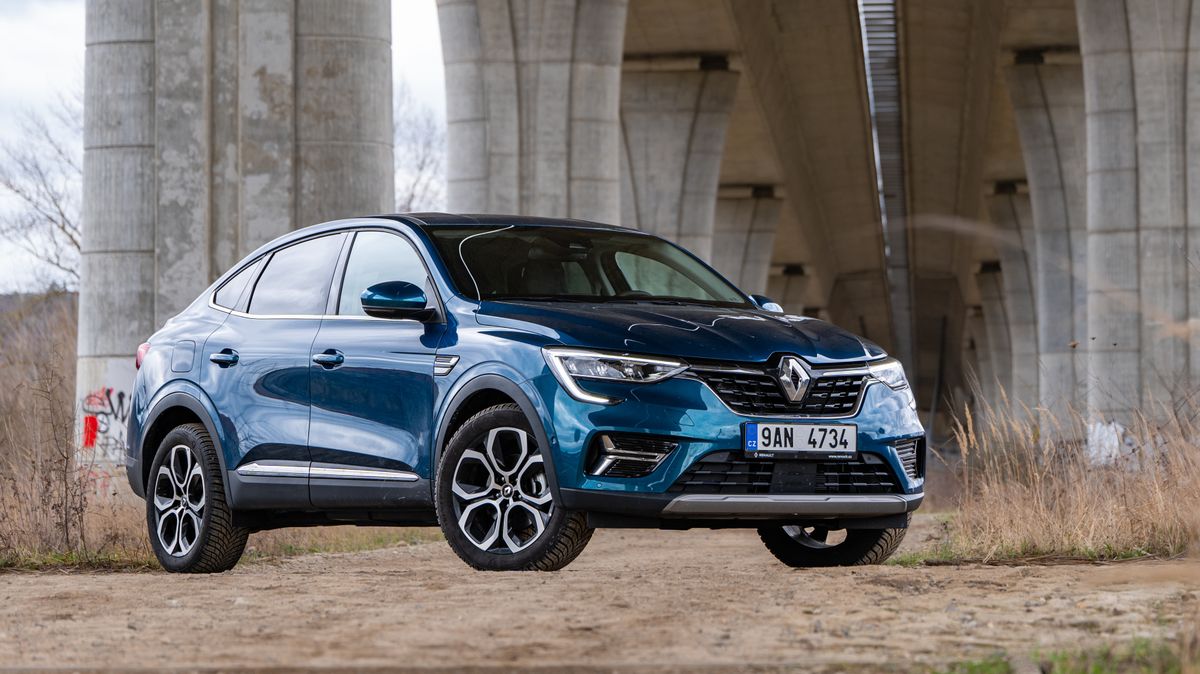 Krasavec, co jezdí za pět: Hybridní Renault Arkana E-Tech diesel tak úplně nenahradí