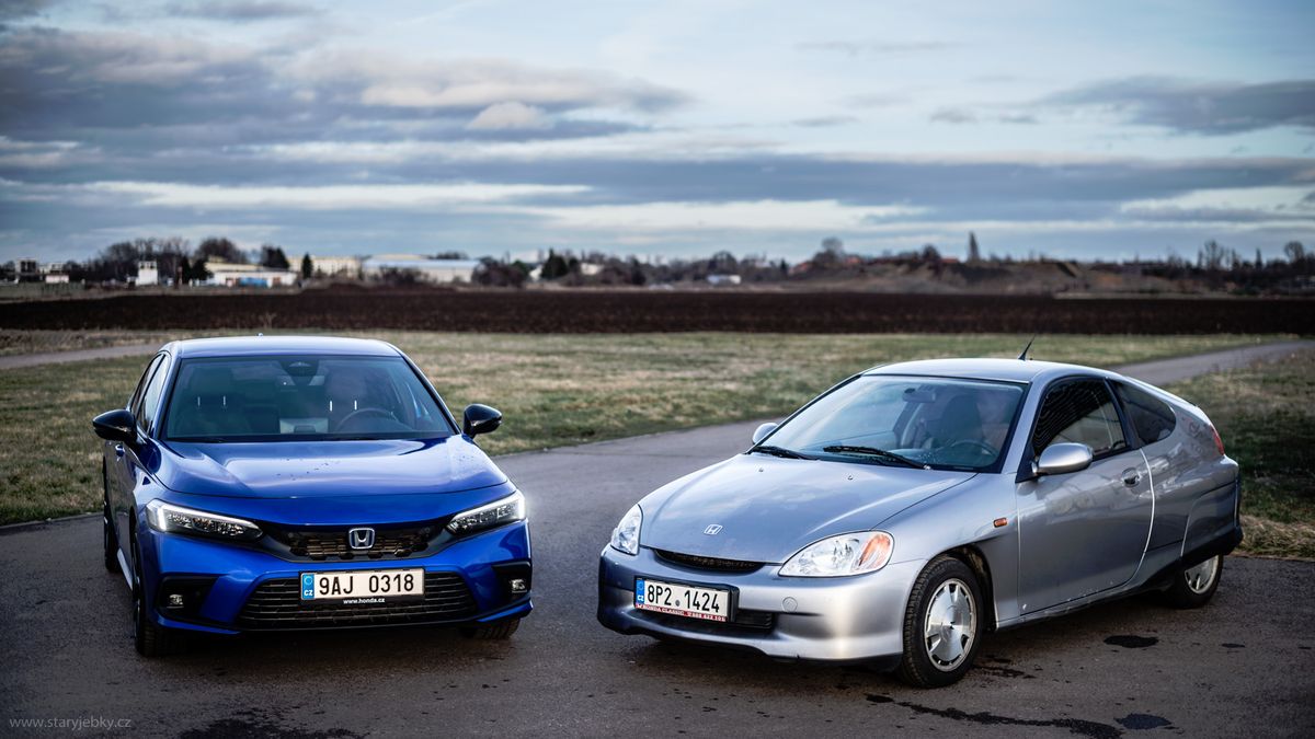 Skvělá a úsporná auta měla Honda už v 90. letech. Porovnali jsme nový Civic s prvním hybridem Hondy