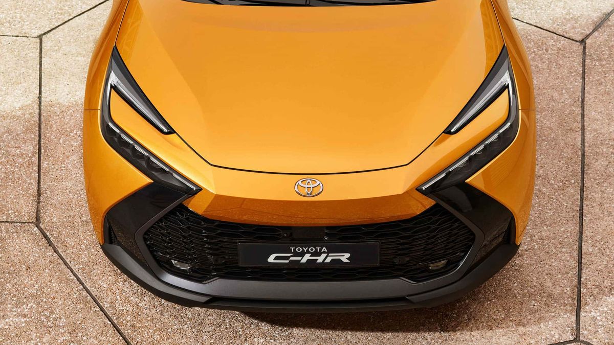 Toyota za kvartál dramaticky zvýšila provozní zisk, pomohl vyšší objem prodeje