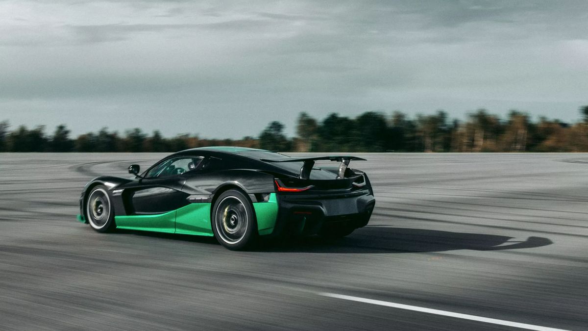 Tenhle rekord nechcete zažít na vlastní kůži. Rimac Nevera couval takovou rychlostí, jakou jste nejspíš nikdy nejeli ani dopředu