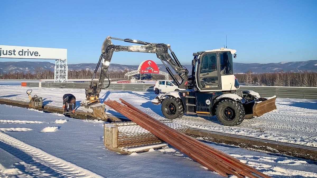 Technika k hašení elektromobilů, nasazení umělé inteligence, další modernizace dráhy… Autodrom Most se chystá na novou sezonu!