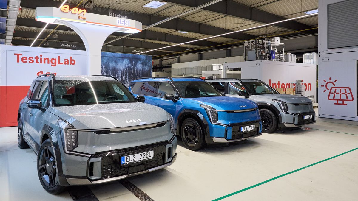 To kafe si ani nestihnete vypít: Kia EV9 názorně ukazuje, jak nabíjení elektromobilů rapidně zrychluje