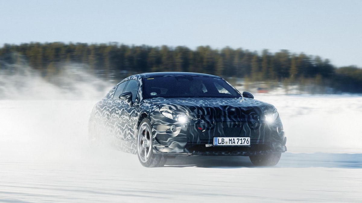 Nejsilnější Mercedes-AMG by mohl mít víc než 1 000 koní! V maskáčích už poctivě testuje na sněhu a ledu