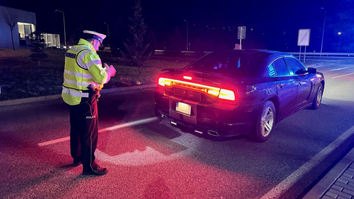 Policie zahájila tvrdou razii proti tunerům, na poslední sraz nasadila i vrtulník