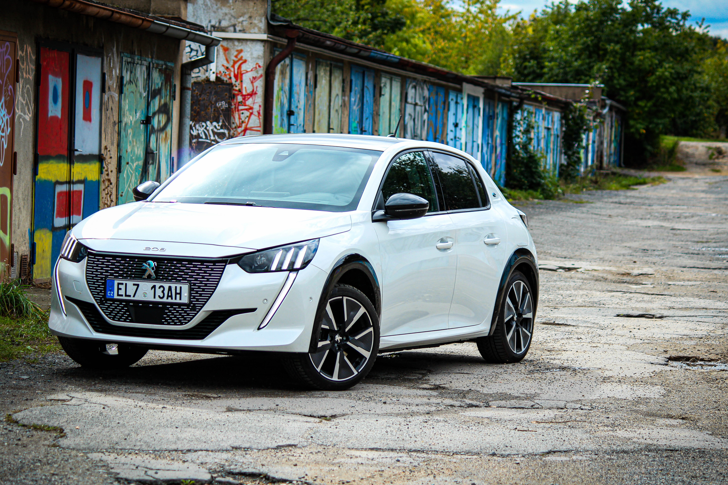 Peugeot E 8 Gt Line Stylovy Prcek Na Vlne Elektronu Garaz Cz