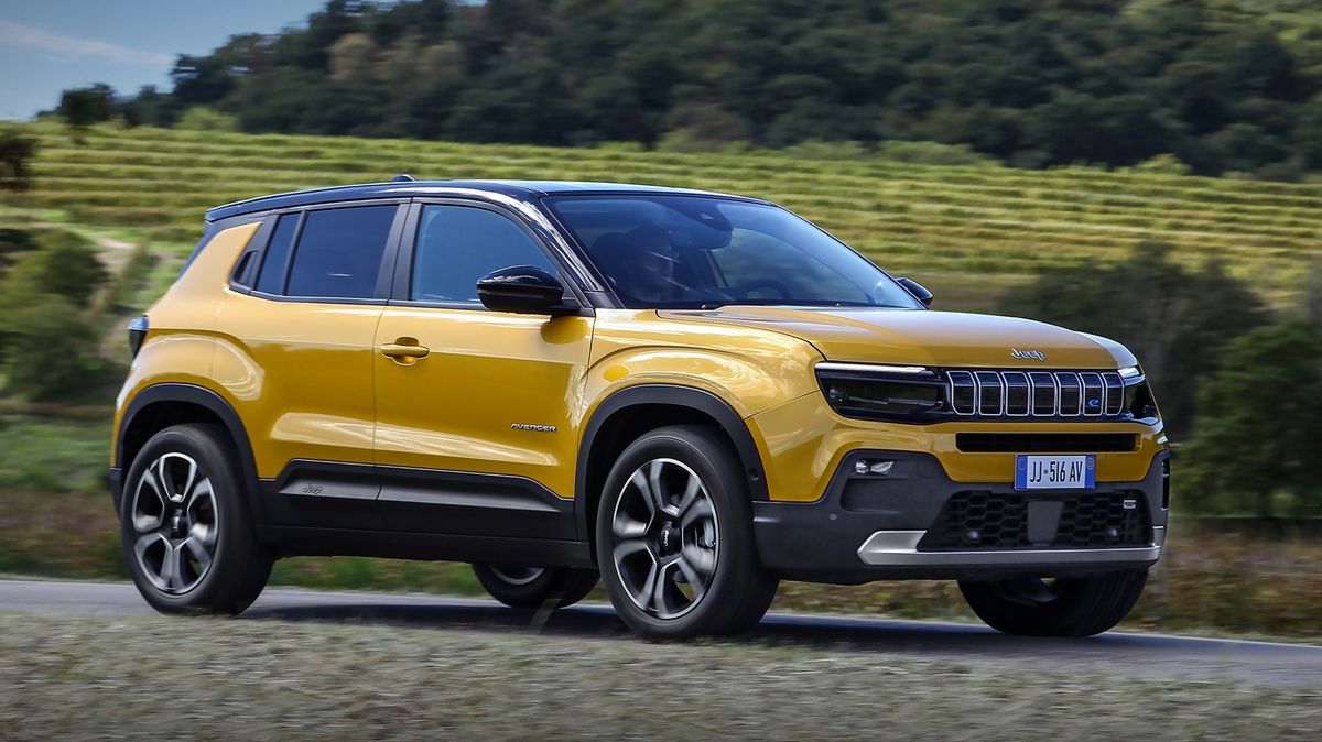 Ceník Evropského auta roku překvapuje: Elektromobil zničehonic doplňuje benzinový motor, navíc za slušný peníz
