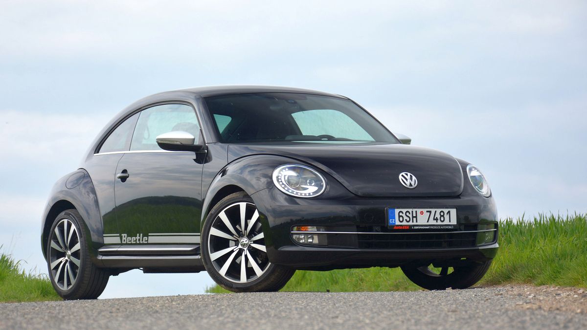 Test ojetiny: Volkswagen Beetle má něco do sebe a ani chlap se v něm nemusí stydět