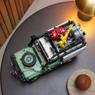 LEGO Land Rover Classic Defender 90.