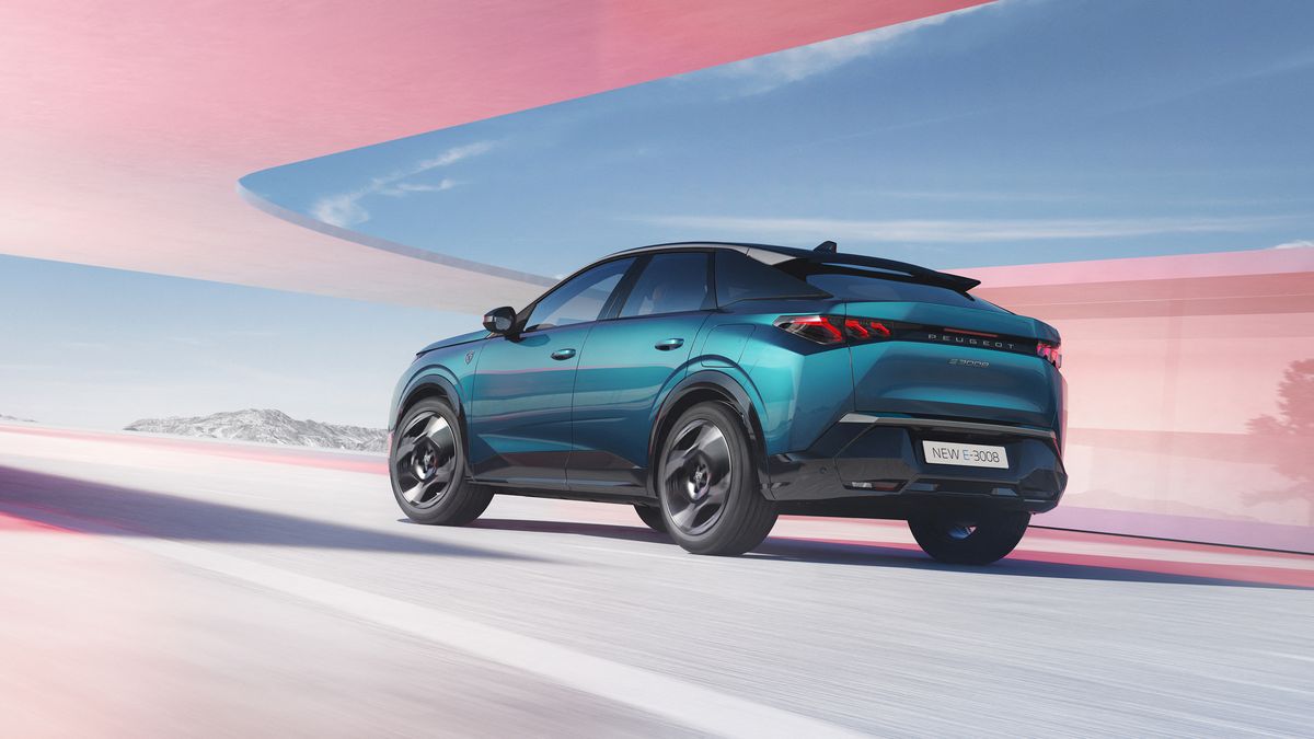 Tohle je nový Peugeot 3008. Prohlédněte si nové kupe-SUV ještě před premiérou! A máme dobrou zprávu