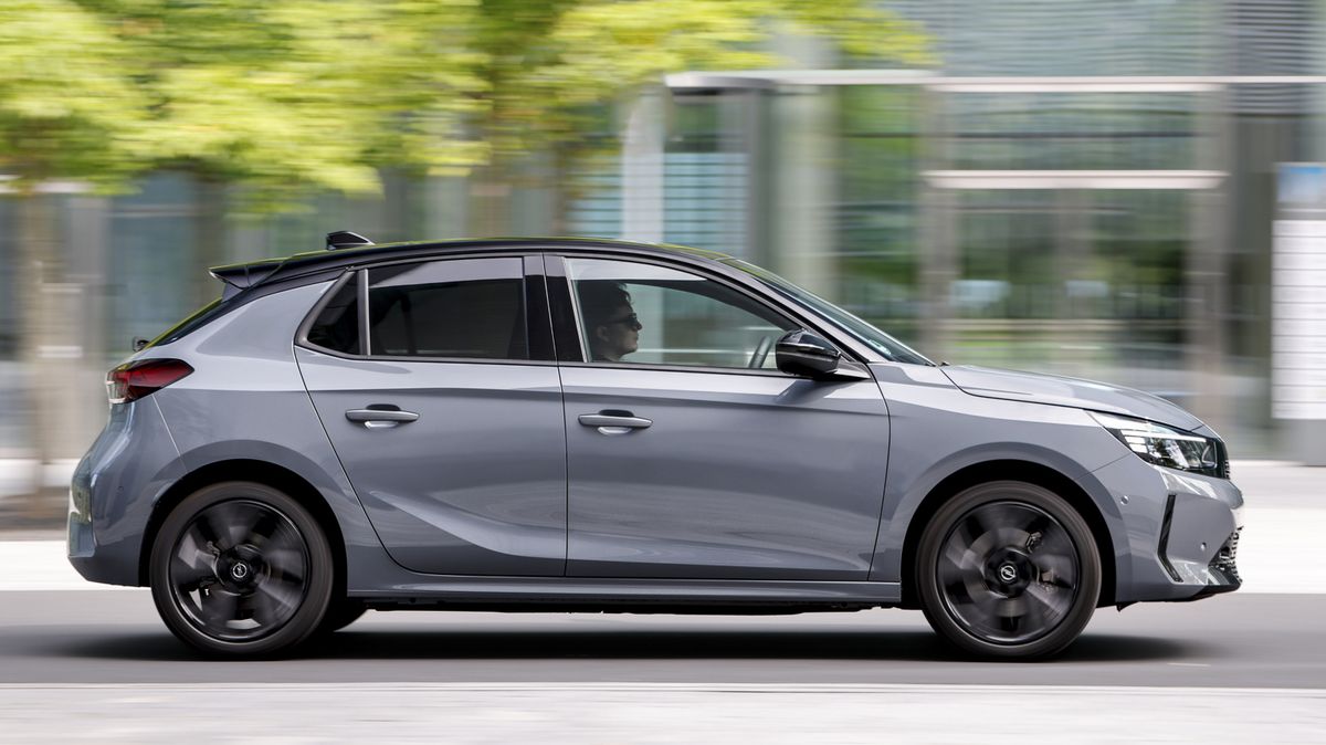 Řidiči, pozor! Tato auta byla v roce 2025 svolávána do servisu nejčastěji. Hlavně v jednom koncernu mají o čem přemýšlet