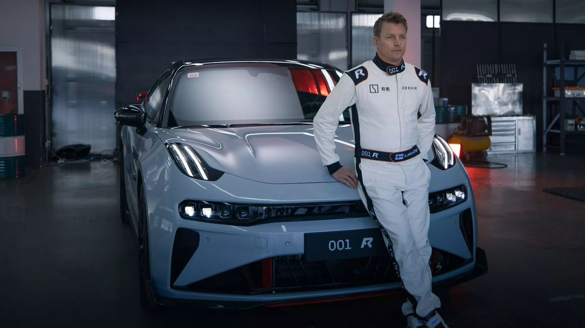 Kimi Räikkönen má nový džob: Číňanům pomáhá zrychlit jejich 1265koňový elektromobil