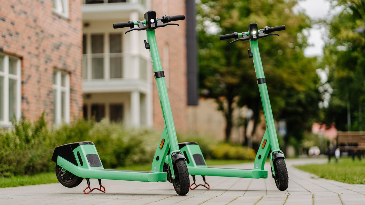 Začal platit nový zákon o povinném ručení, nově jej musí mít i elektrokoloběžky nebo zahradní traktůrky