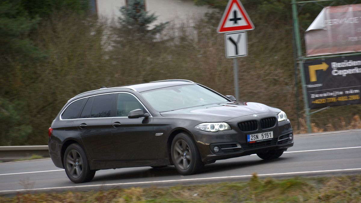 Test ojetiny: BMW 525d xDrive Touring (F11) je normální rodinné auto. A jak dokazuje tento konkrétní kousek, může být i spolehlivé!
