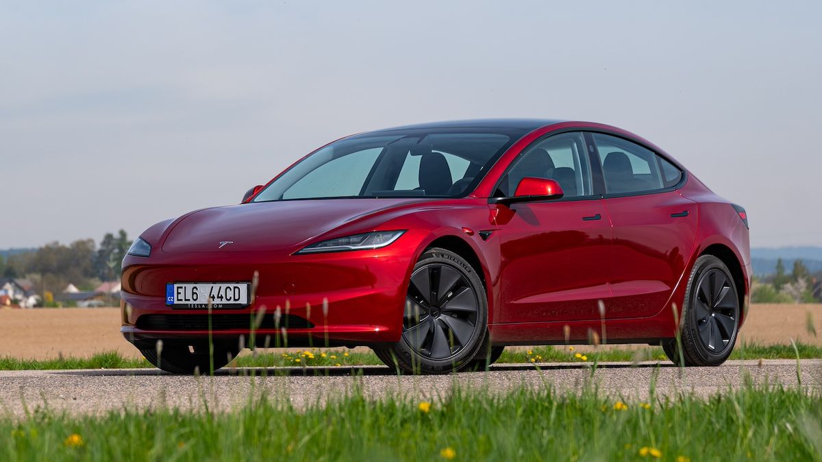 Vyšší teploty zvyšují elektromobilům dojezdy. To víme, i tak nás ale překvapilo, jak moc se Tesla Model 3 zlepšila