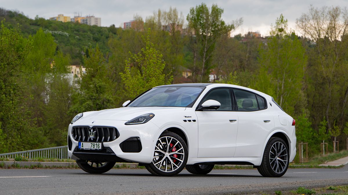 Maserati Grecale Modena je praktické luxusní SUV, ve kterém se také krásně svezete na okreskách