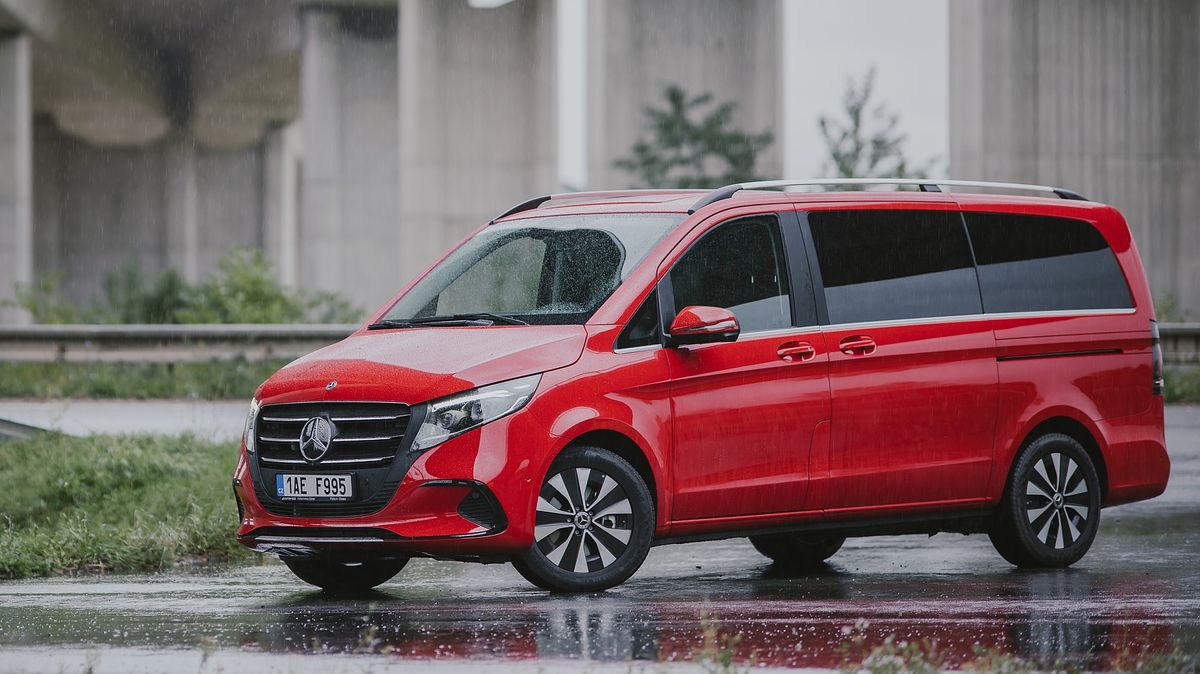 Omlazená třída V od Mercedesu utíká světu dodávek. Na svoje kořeny nezapomíná a umí mňoukat