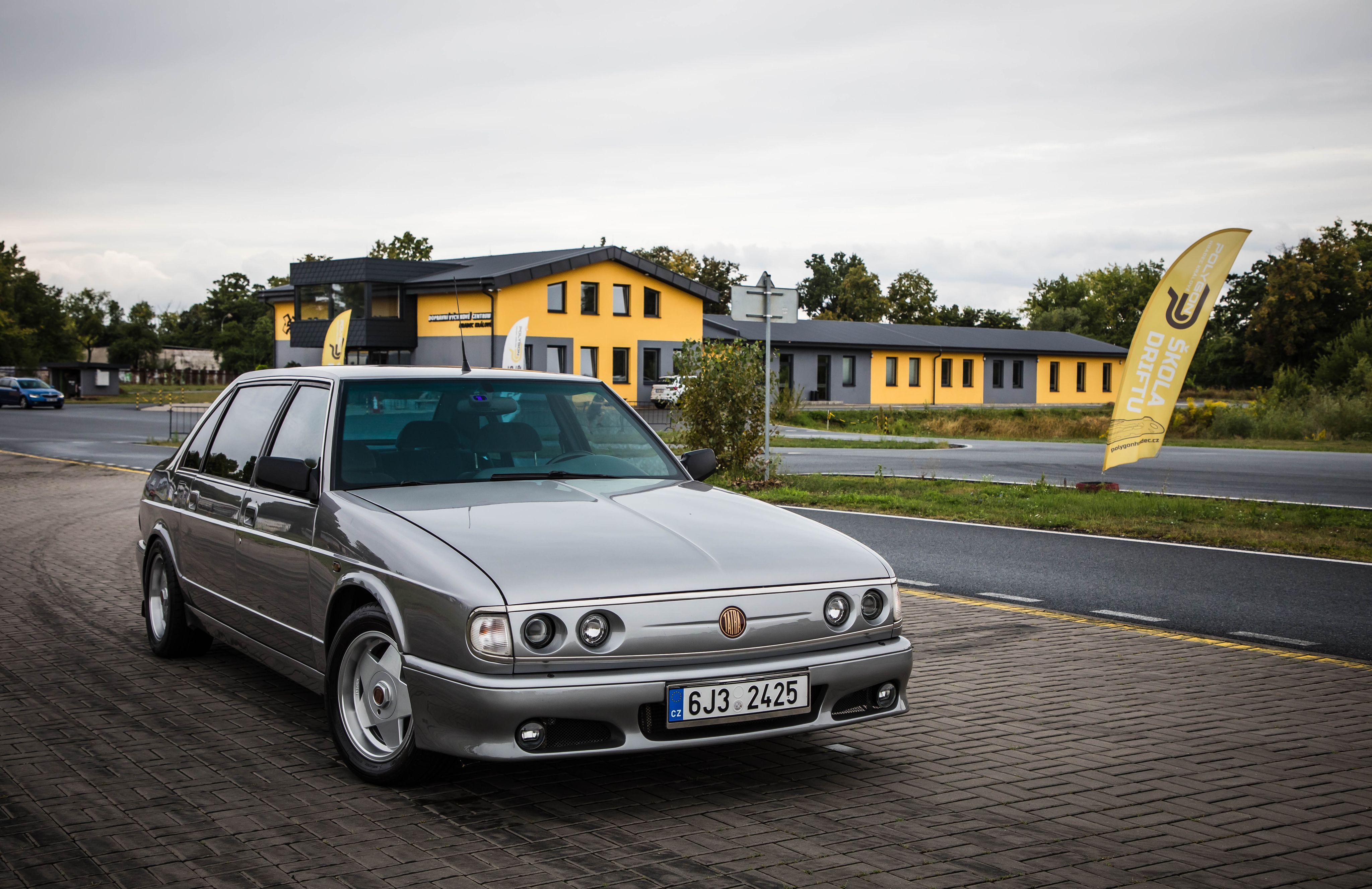 Tatra T700
