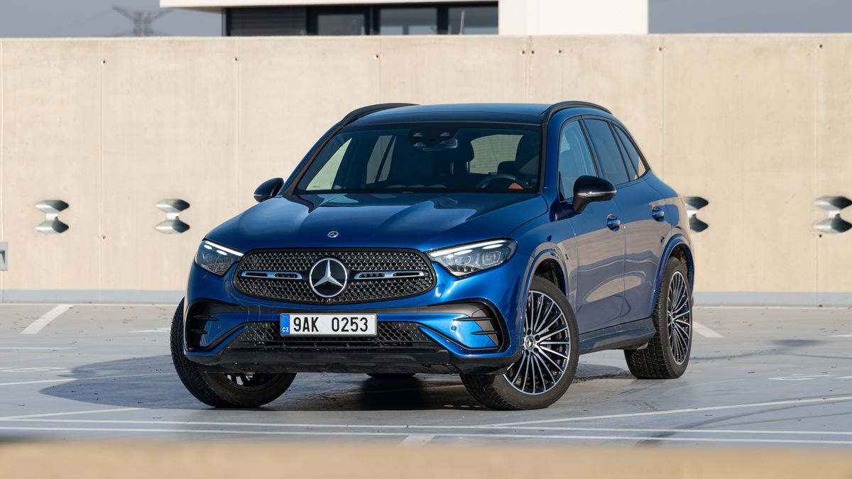Sen všech cestovatelů: Stovky kilometrů zvládne Mercedes-Benz GLC jako nic