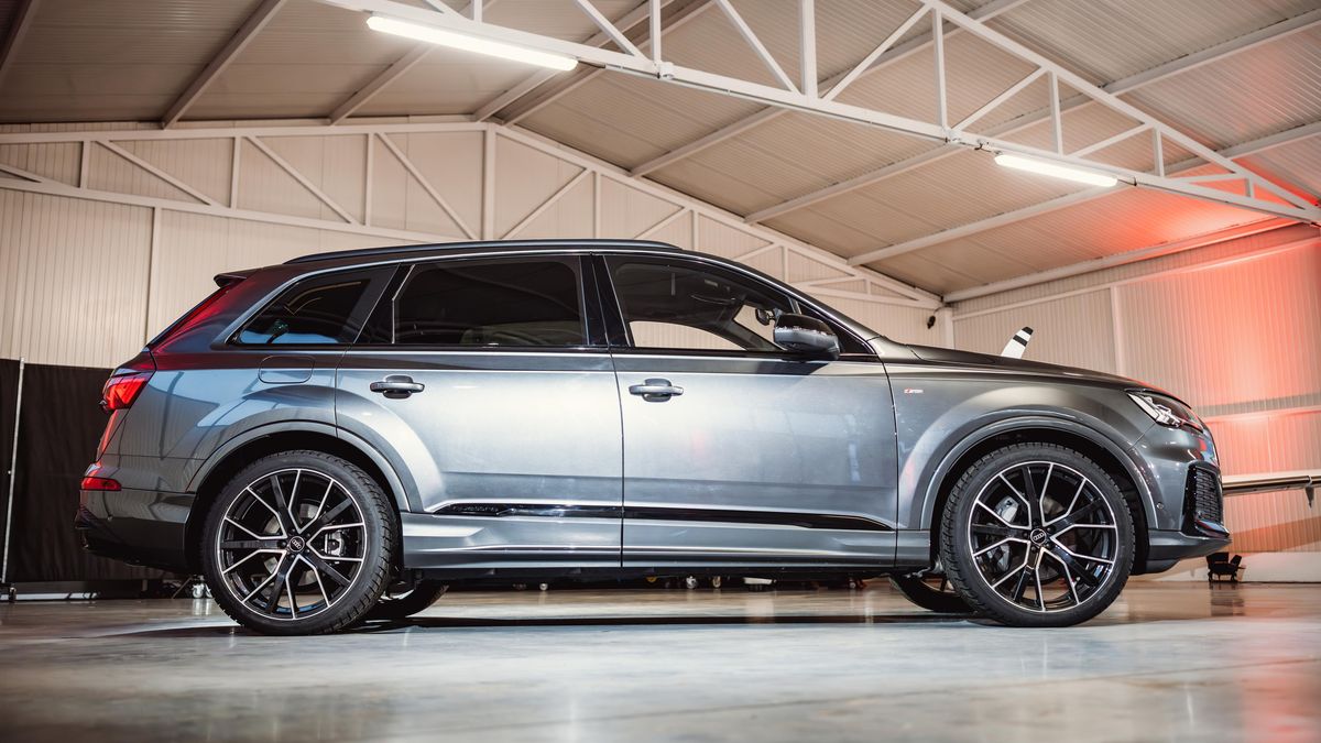 Audi v Česku nabídne ochranu před střelbou z pistole. Upravené auto skoro nepoznáte, známe i cenu
