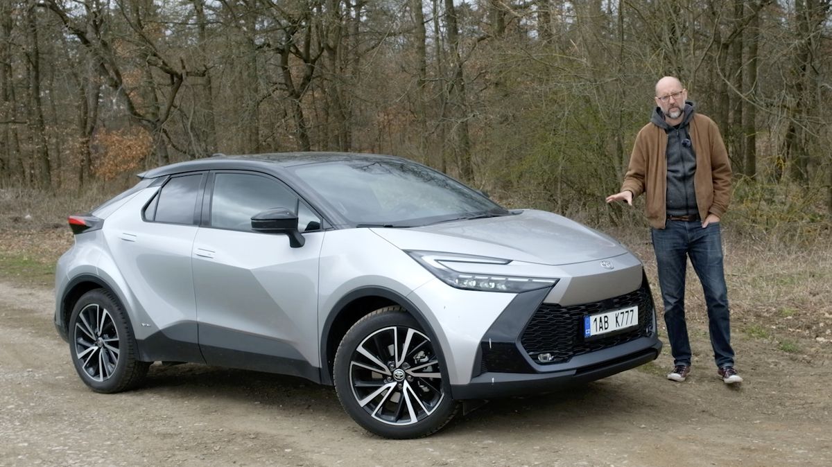Toyota C-HR vypadá jako designový koncept, ale vybírá si za to daň