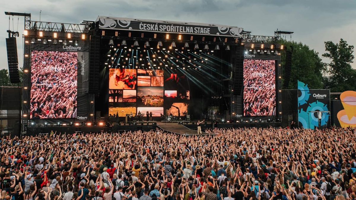 Colours of Ostrava 2024 autem: Jak se na festival dostat a kde zaparkovat? Projděte si praktické informace