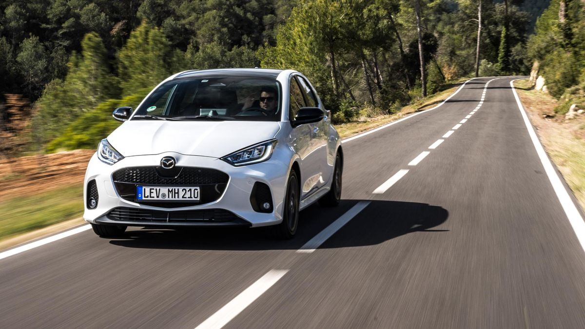 Další sňatek z rozumu: Mazda 2 Hybrid je skvěle vybavená, dospělá i úsporná. Jen ne zcela svá