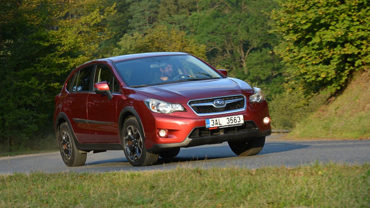 Zapomeňte na SUV! Ojeté Subaru XV je skvělá a spolehlivá čtyřkolka. Benzinový dvoulitr už jednodušší snad být ani nemůže
