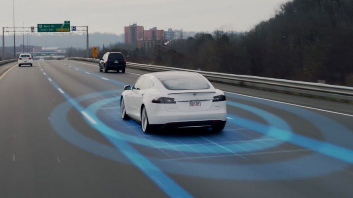 Tesla odvrátila žalobu akcionářů ohledně slibů v oblasti automatického řízení. Z průšvihu ale zdaleka není