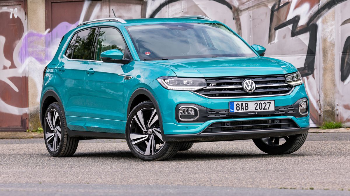 Volkswagen zlevňuje prakticky všechno, co u nás prodává: Přes sto tisíc ušetříte u spalovacích aut, skoro dvě stě za elektromobily