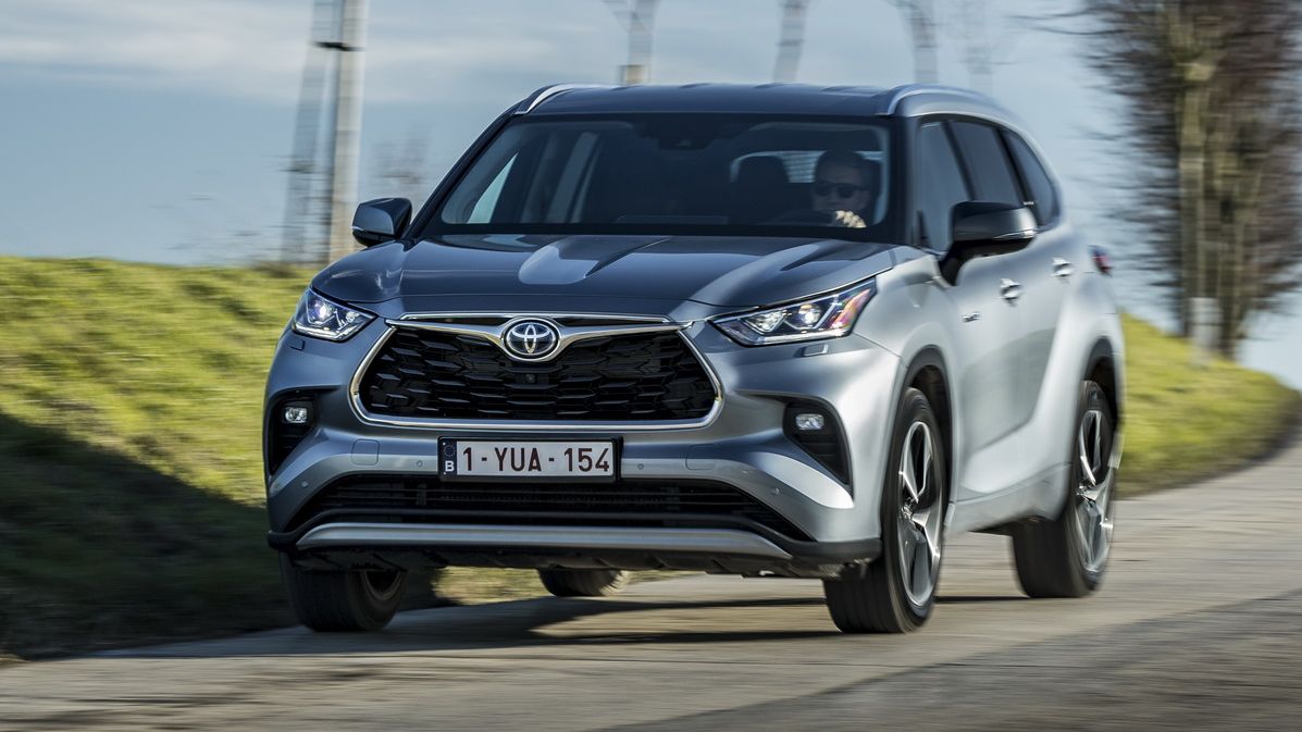 Toyota naděluje dárky předčasně! O víkendu rozdává statisícové slevy, zimáky i zvýhodněné příslušenství