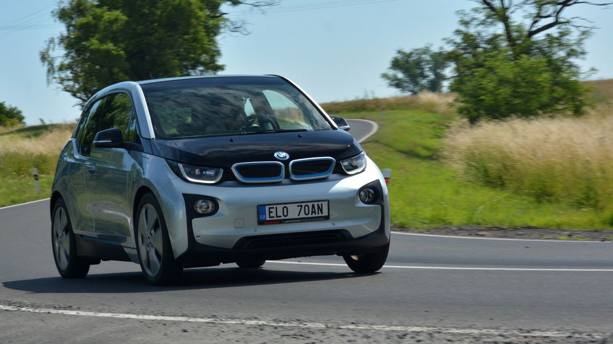 Už žádné tankování! Ojeté elektromobily do 300 000 Kč odvedou spoustu práce a nepotrápí problémy