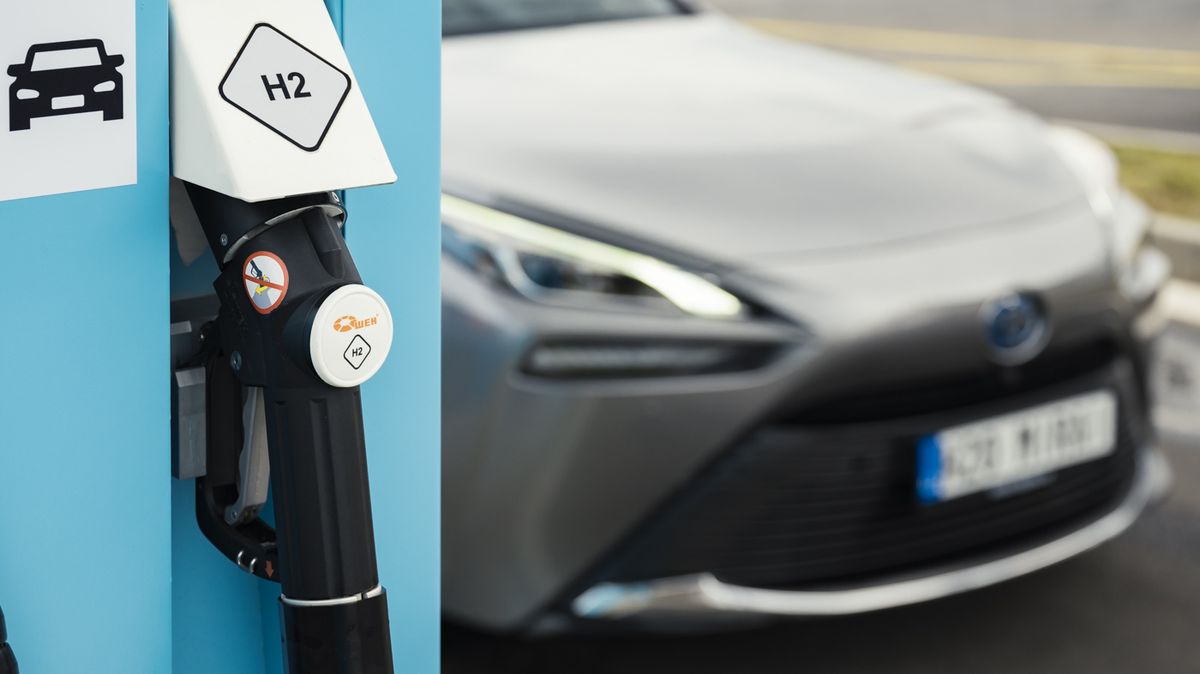 Počet vodíkových čerpacích stanic roste. V Praze byla otevřena druhá, do roku 2025 jich bude 12