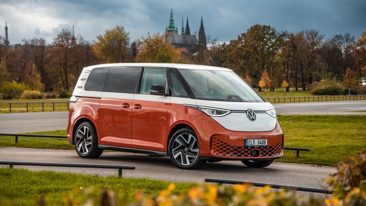 Stylový VW ID. Buzz je teď nejlevnější v historii. Vítanou novinku dostává i užitková verze