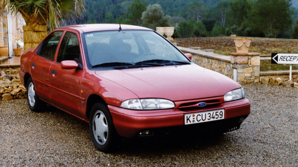 Ford Mondeo nešťastně oslavuje 30 let. Byl to přelomový bestseller, přesto se kulatých narozenin nedožil