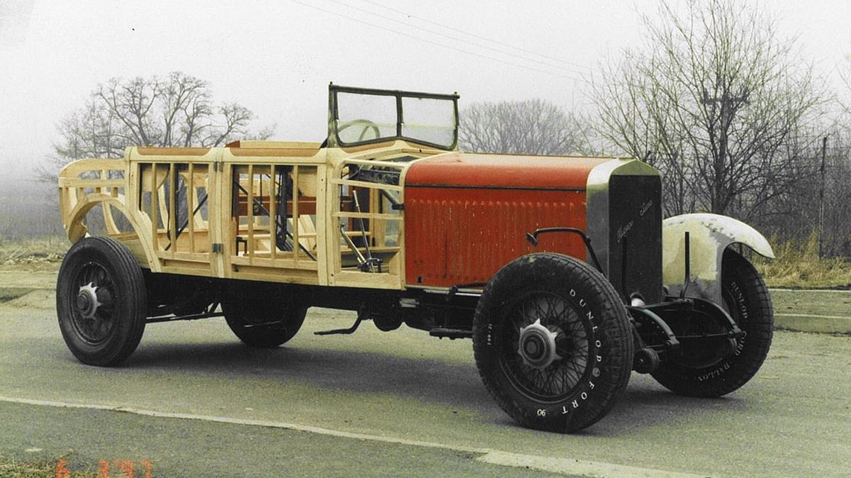 Záchrana klasiky je krásná dřina: Renovace raritní Škody Hispano-Suiza z roku 1928