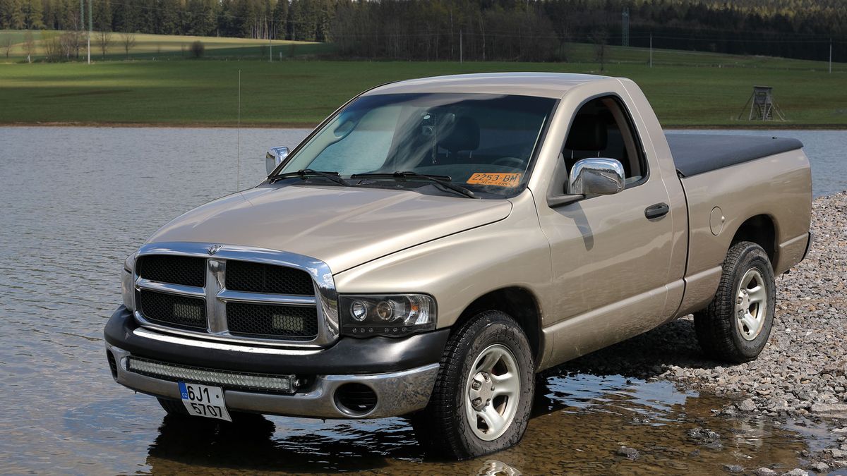 Americká pracovní V8 klasika: I ojetý Dodge Ram 1500 může být slušný dříč