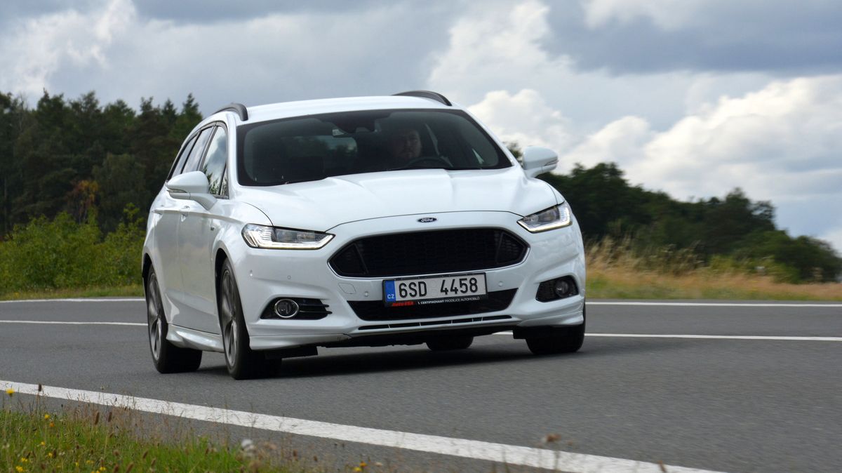 Kupujeme větší ojeté auto do 500 000 Kč: Seženete Superb, Passat, BMW, ale i jeden tajný tip